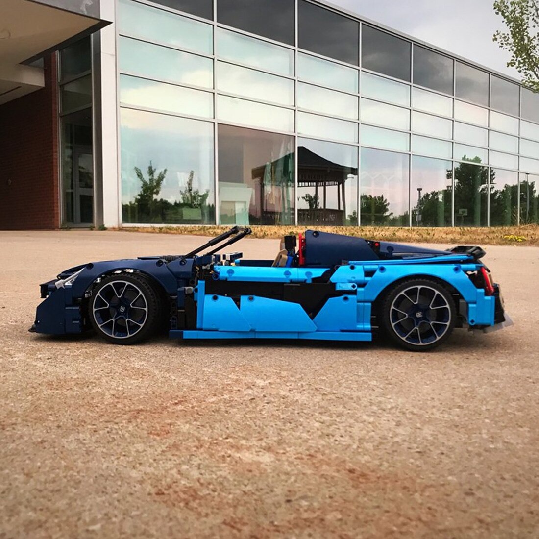 moc 16029 blue sports car model sci fi t main 1 - DECOOL